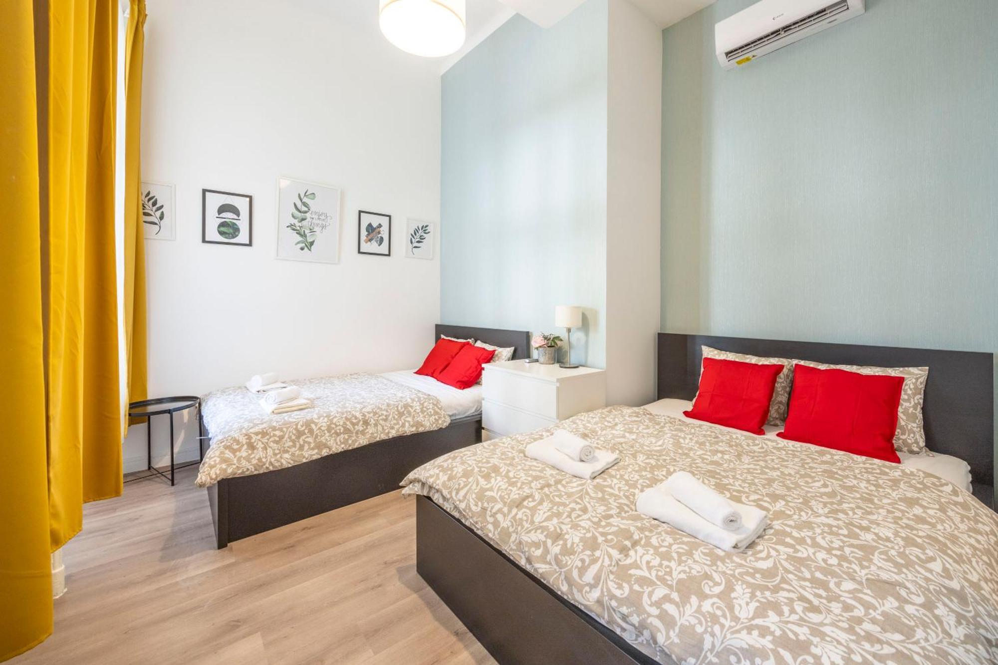 Spacious Cozy Home With 4Bedroom In The Heart Of Bp บูดาเปสต์ ภายนอก รูปภาพ